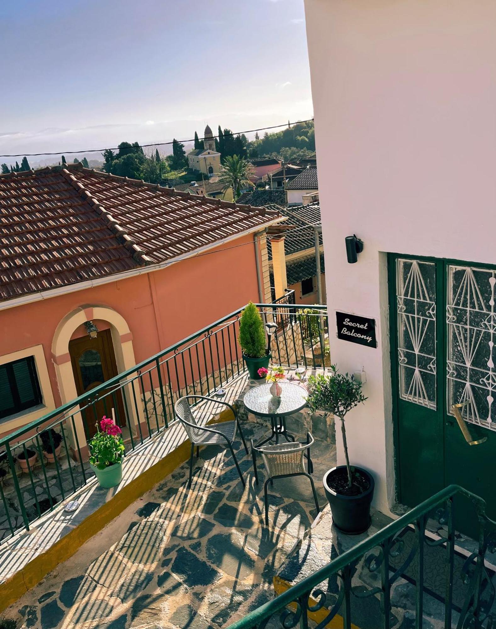 Holiday home Secret Balcony Kalafationes